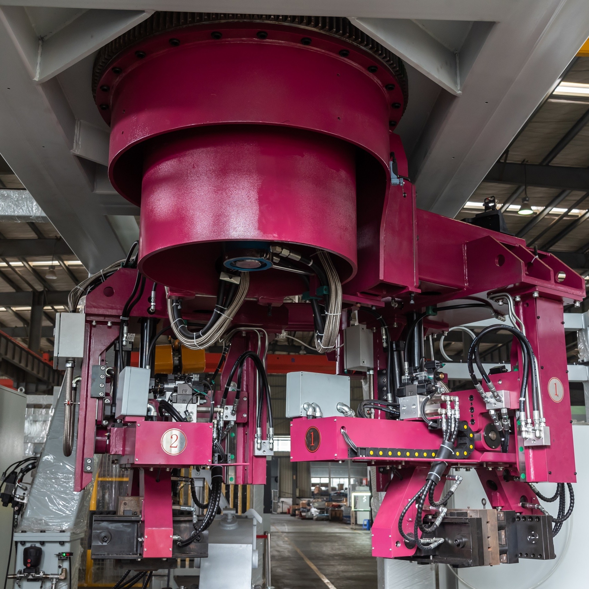 CE Approved Two Manipulators Low Pressure Die Casting Machine For Brass Faucet
