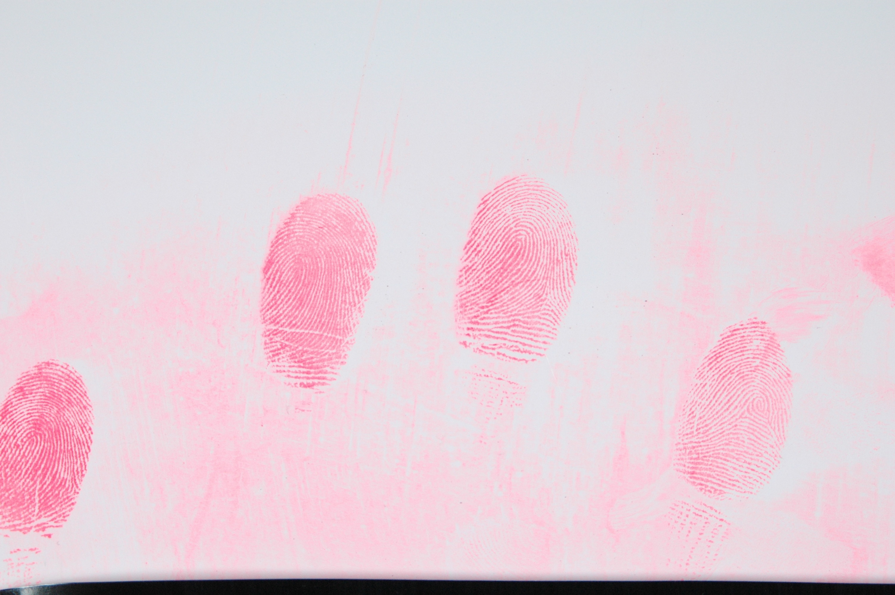 C107 Red fluorescent magnetic fingerprint powder