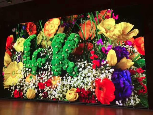 1R1G1B P2.4 Small Pixel Pitch Indoor Led Display Screen Commercial Advertising