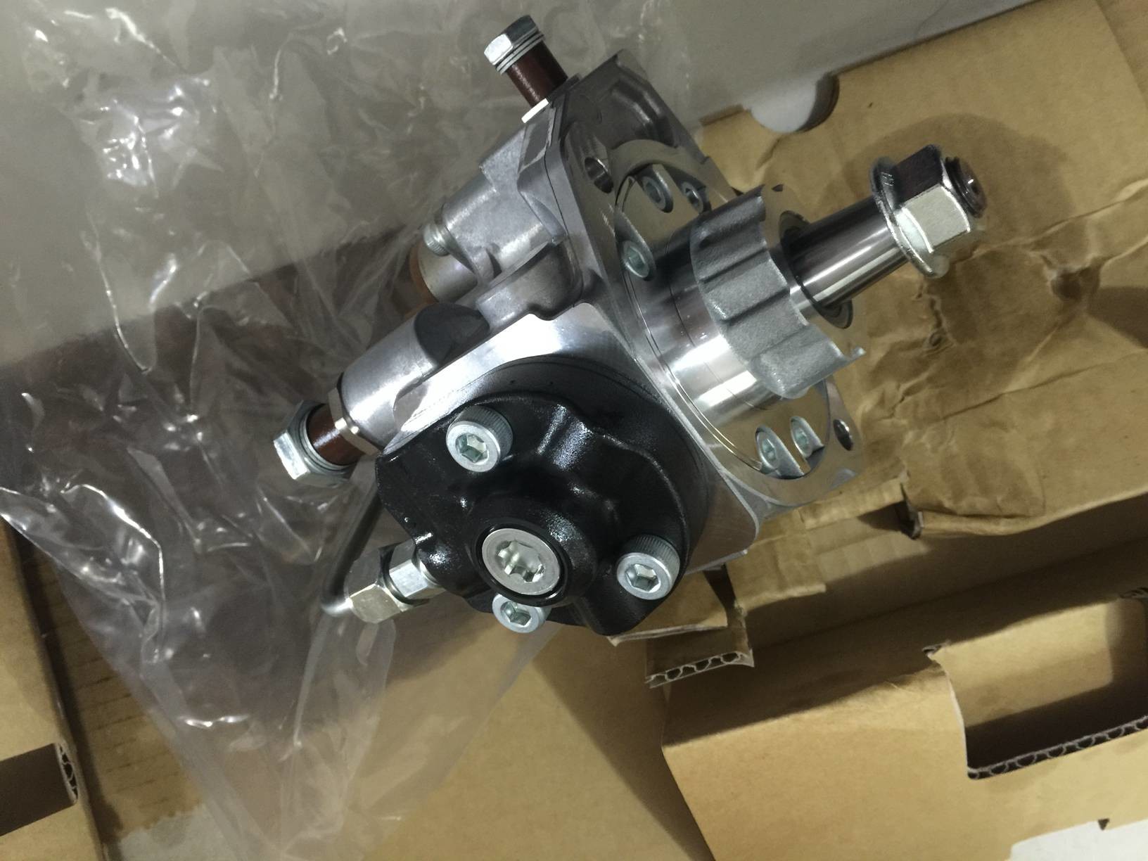 part No. : 294000-0617 FUEL PUMP made by Denso