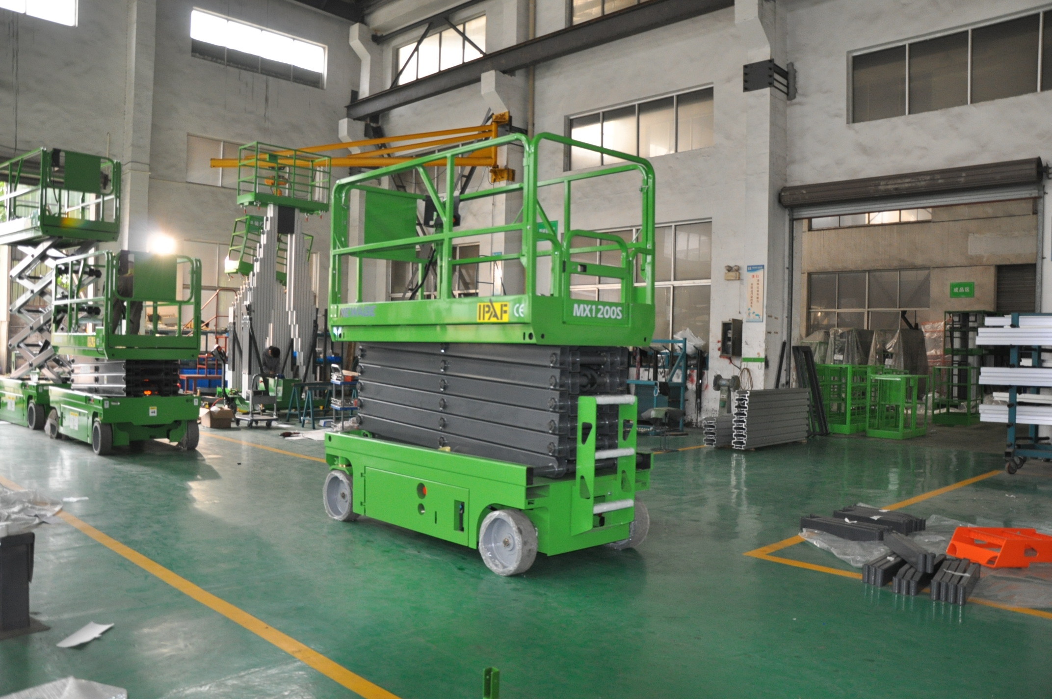 13.8 Meters Electric Elevated Self Propelled Scissor Lift with Extension Platform 320kg