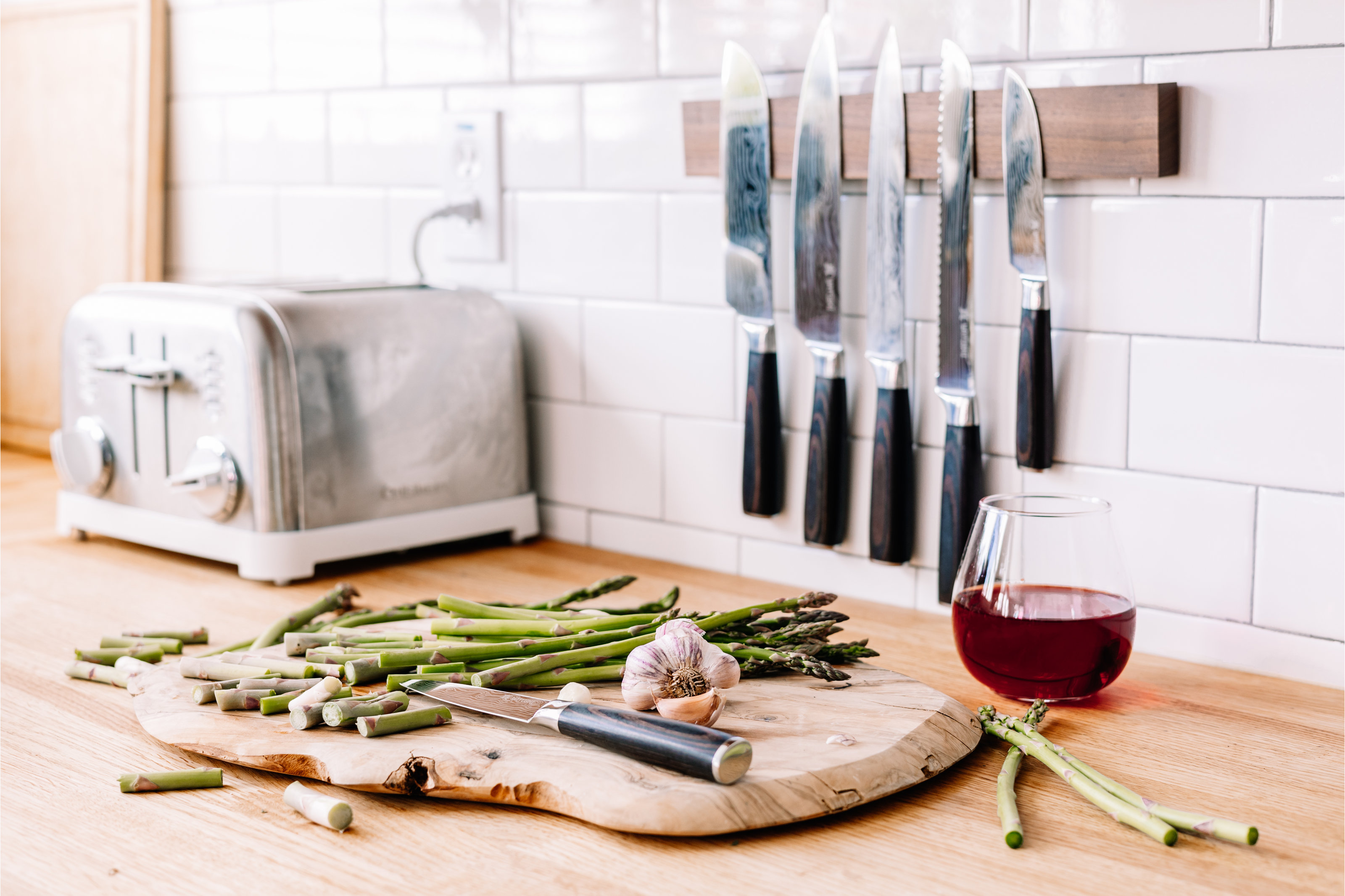 Practical Kitchen Tool Walnut Magnetic Knife Holder with Multi Purpose Functionality