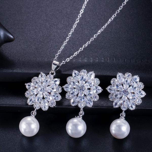 Fashion brass nacklace jewelry baby girls hot sell cz nacklace earrings and