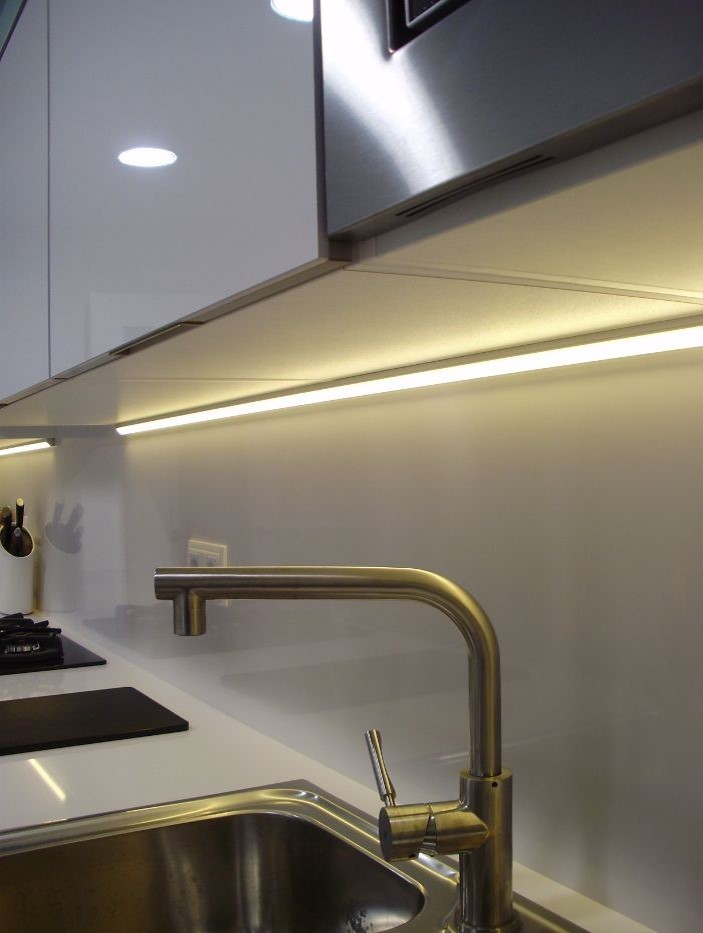 Small Quadrant Corner Profile LED Light 2m 4m Length 90 Degree 16*16mm