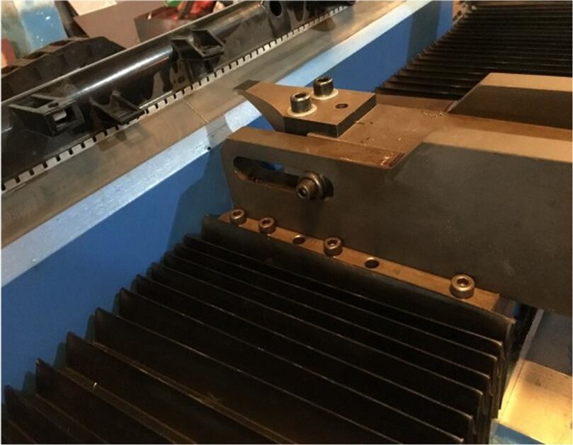 20 Times / Min 0.6MPa Plastic Tank Crimping Machine Aluminum Radiator Clinching Machine