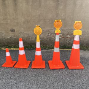 Solar LED Traffic Warning Light with Flashing White LED and Cone Shape for