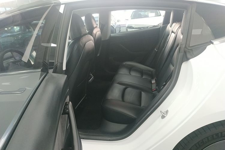 Electric Car New Energy Vehicle High Speed 5 Seats Used Car