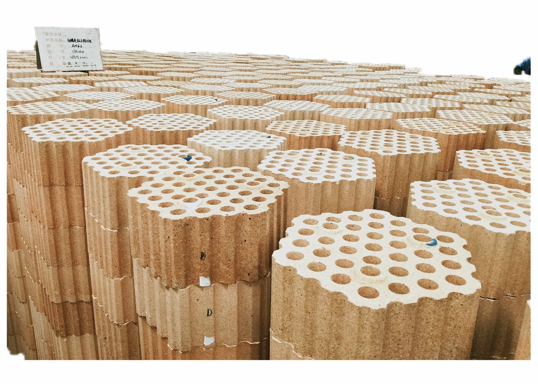 Al2O3 Checker High Alumina Refractory Bricks 40Mpa For Glass Furnace