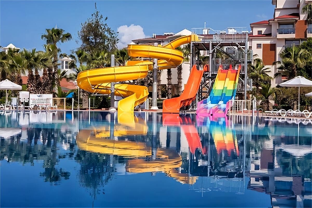Durable Fiberglass Swimming Pool Slide Outdoor Water Theme Park Amusement Games Play Equuipment