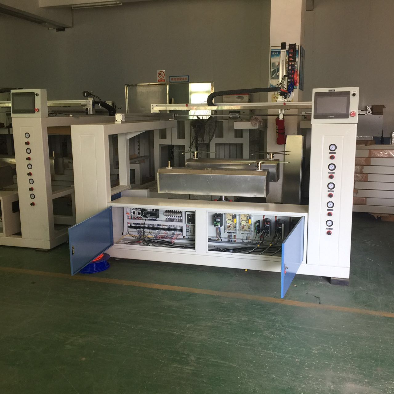 Five Axis Four Disc Automatic Spray Coating Machine 50rpm PLC Control