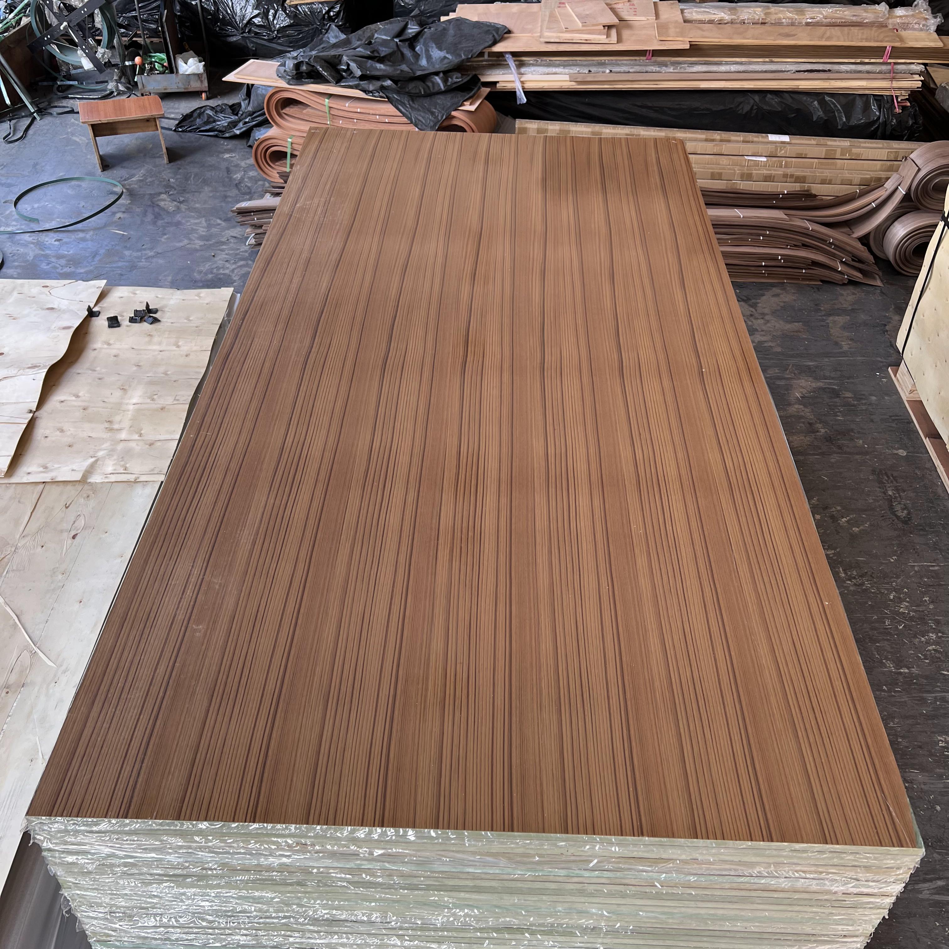 Factory Direct Sales Natural Teak Wood Veneer Sheets 0.45mm 1mm 2mm 3mm Plain Cut Veneer Wood Teak Veneers