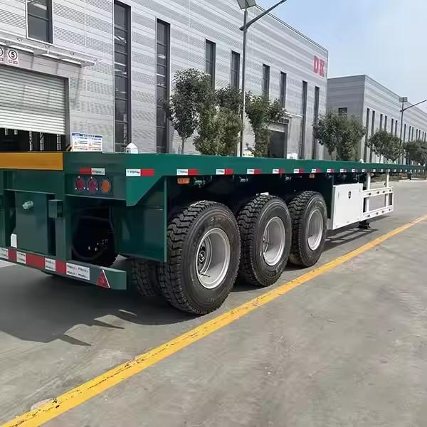 40ft 45ft Flat Bed Trailer Another Fuel tank Installed on the Container Flatbed