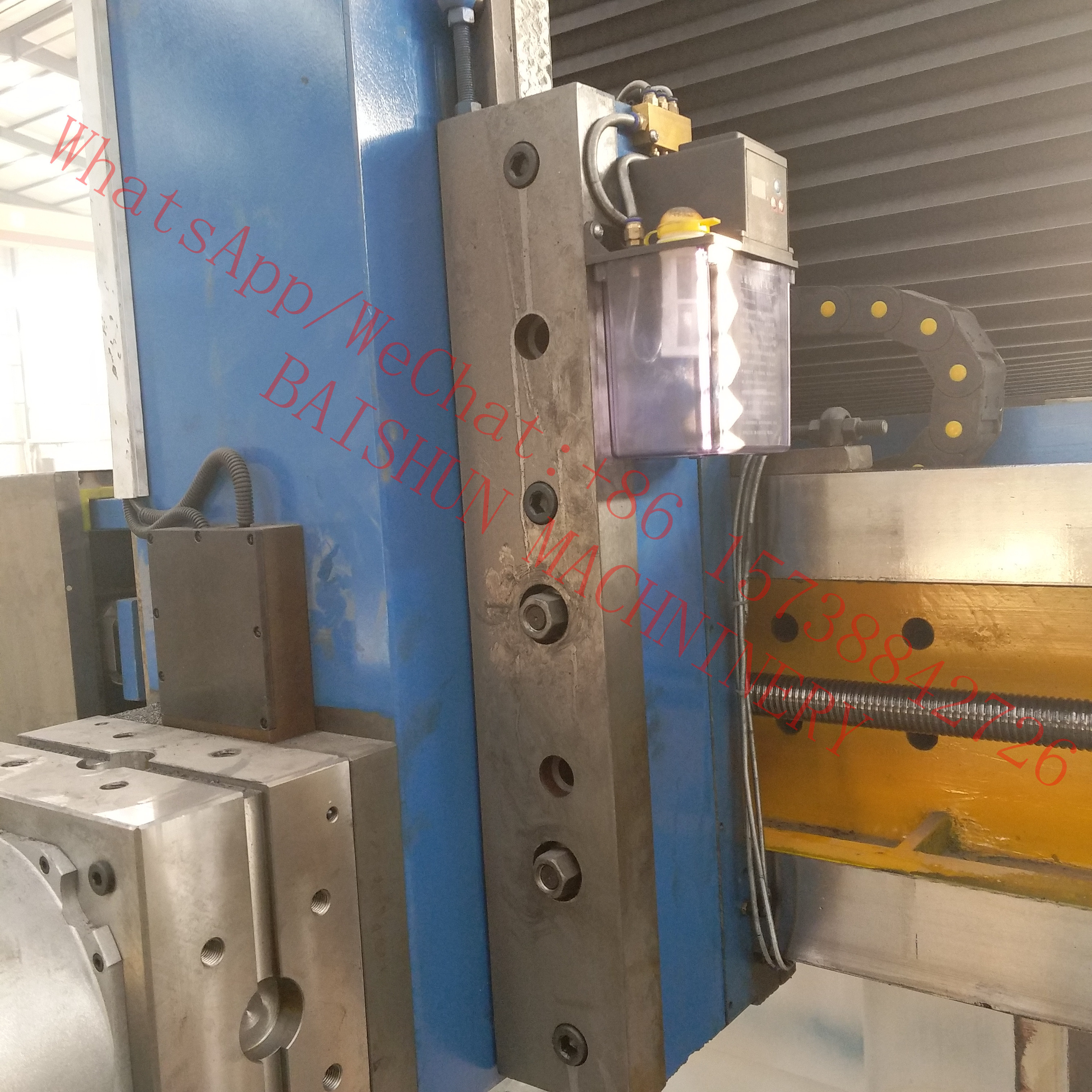 C5250 Two Column Vertical Turning Lathe Machine With A Durable Knife Holder