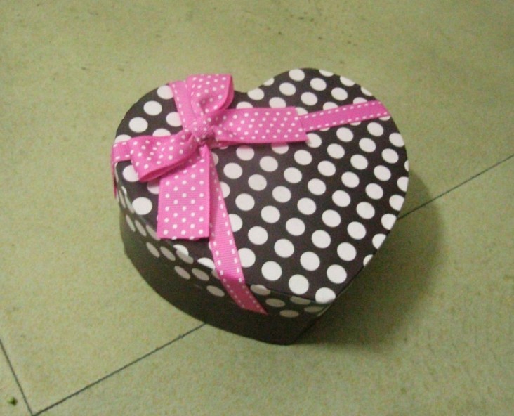 Luxury custom design handmade base & lid packaging box for gift with bow tie