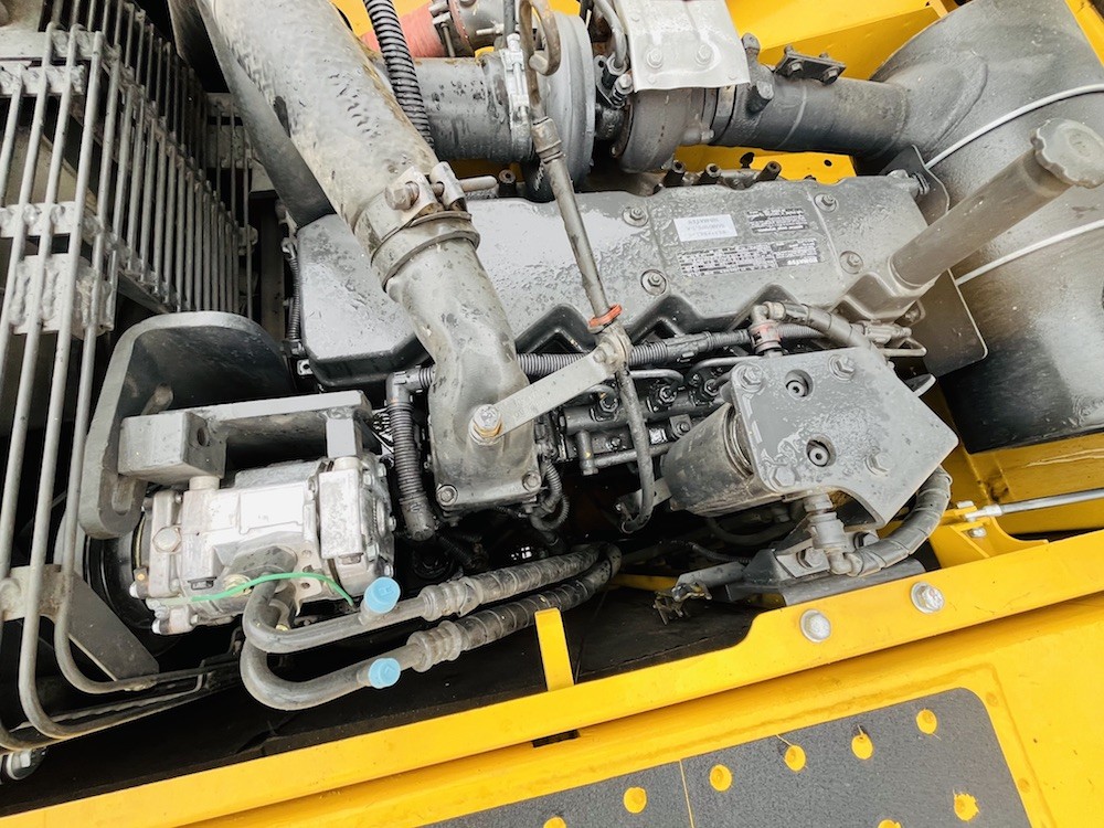 Second Hand Komatsu PC220-8 Hydraulic Crawer Excavator Backhoe Used 22 Ton Digger Construction Machinery