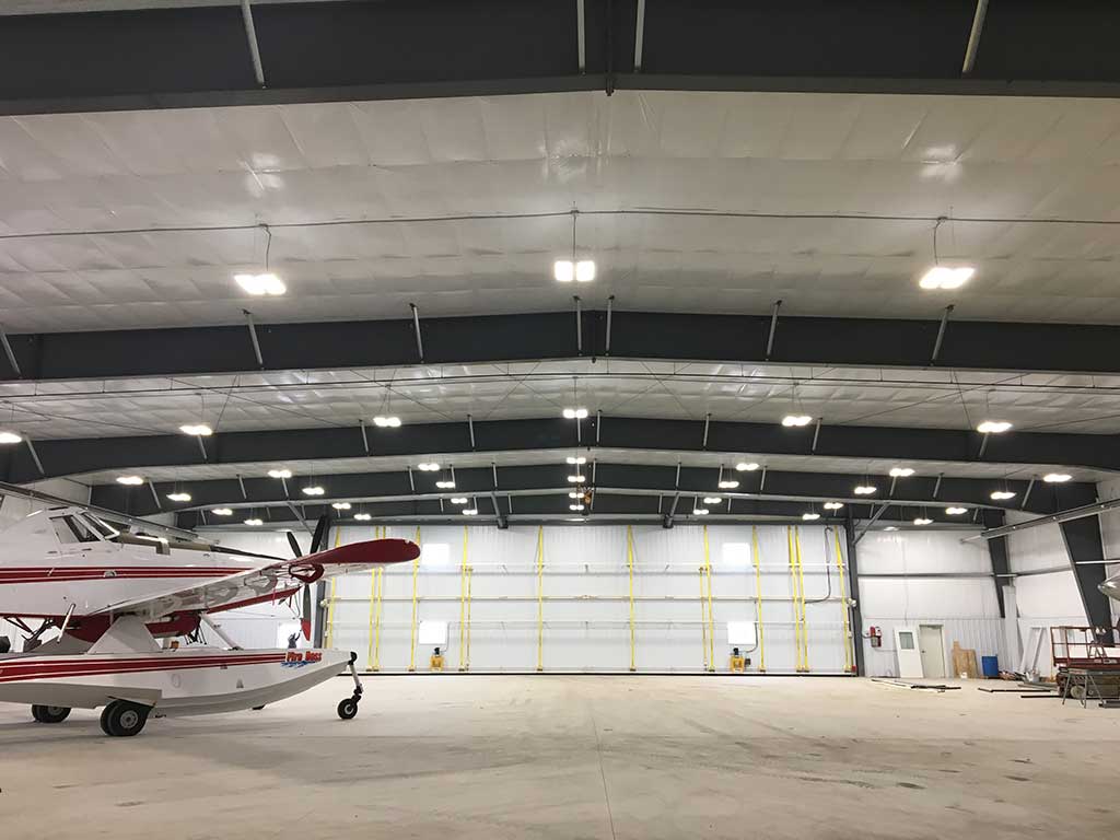 Low Carbon Steel Hangar Workshop Building with Multifunctional Prefab Steel Structure