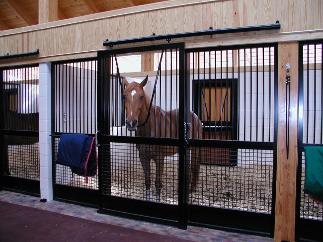 Galvanized Livestock Horse Stalls Horse Stable With Bamboo Wood