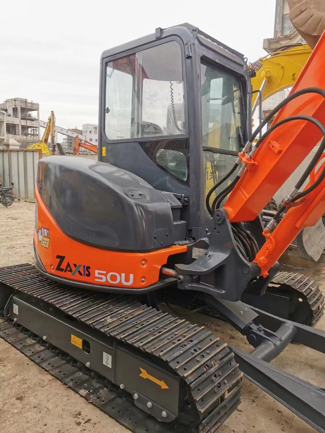 Used zaxis50 Excavator In Decent Condition for work
