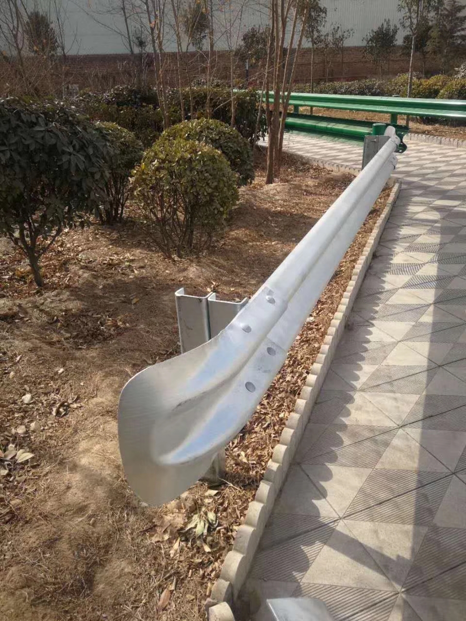 Hot Dipped Galvanized Steel Highway Guardrail Fishtail End for Road Protection Barrier