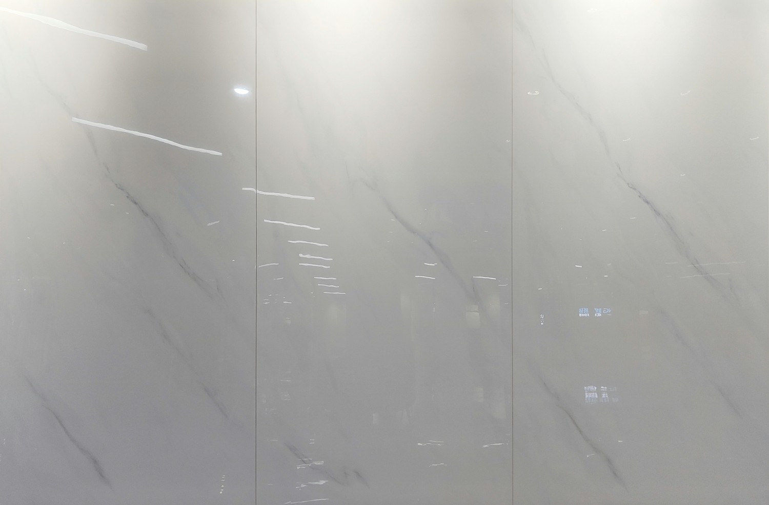 Outdoor Floor Non-Slip Tiles For Building And 900x1800x9mm White Polished Glazed Porcelain Tile For Kitchen And Hotel