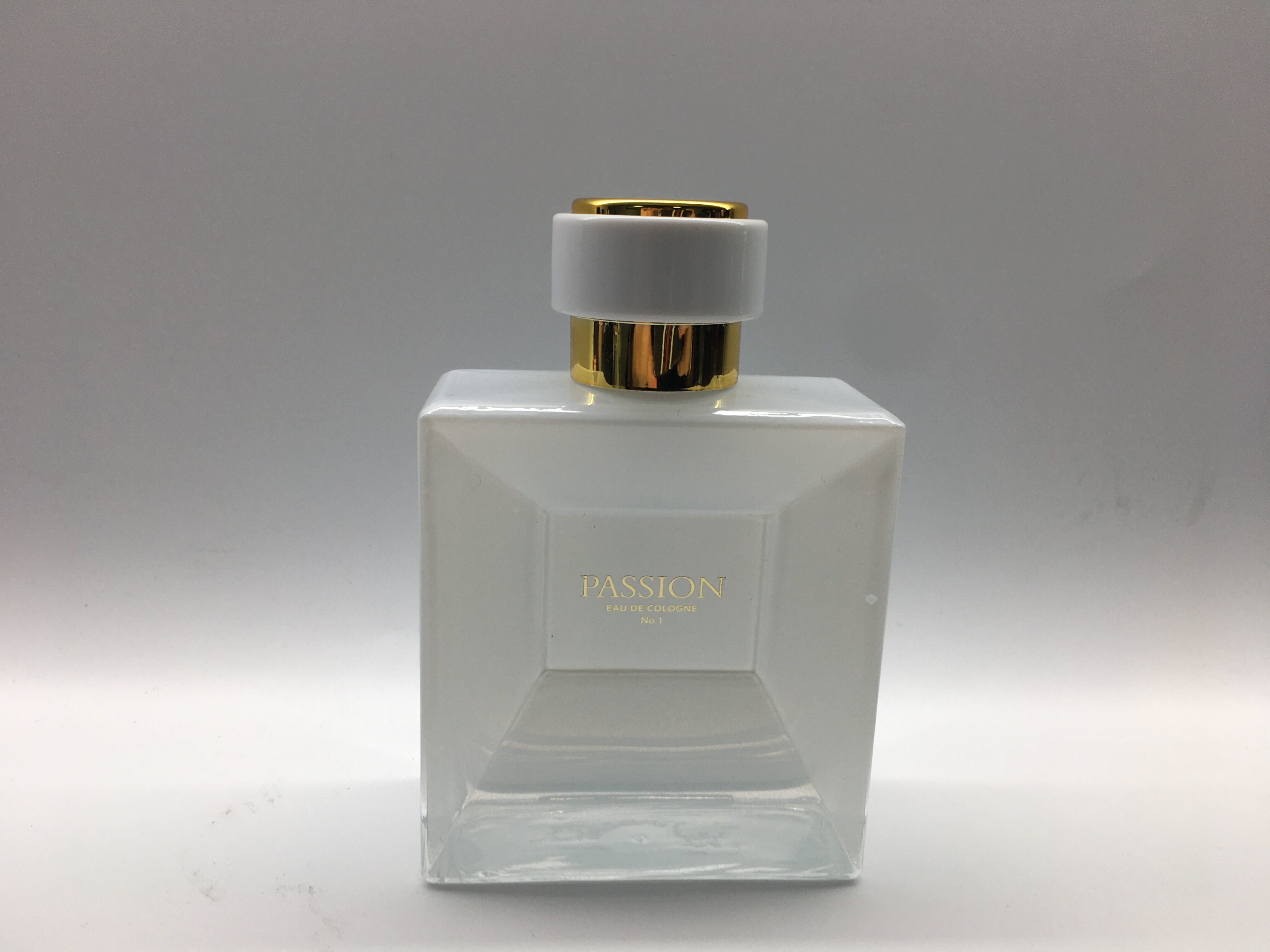 Atomizer Cap Empty Perfume Bottle 100ml SGS Square Glass Perfume Bottle