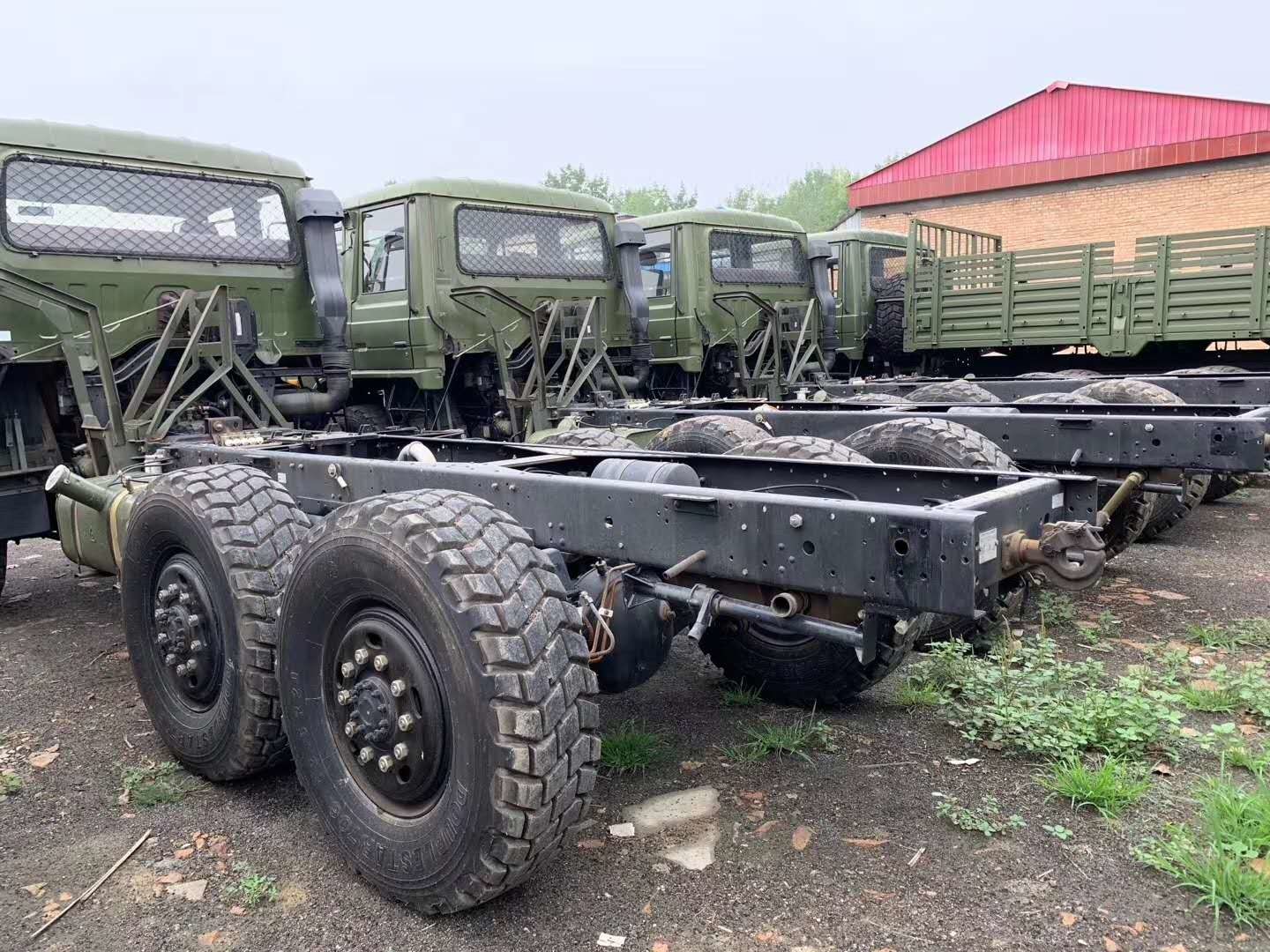 4x4 Off Road Truck Chassis Dongfeng 6x6 Desert Truck Camper Truck Military Vehicle Chassis