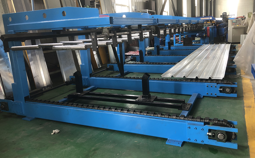 stacker of the metal roofing sheet machine