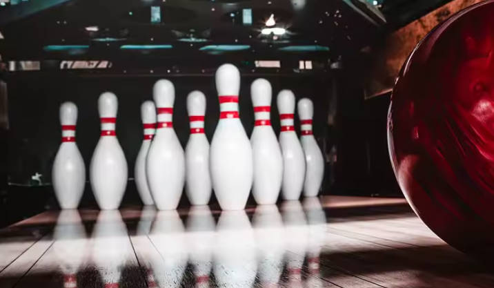 Certified Straight Bottle Body White High Grade Polyurethane Bowling Pin for Entertainment