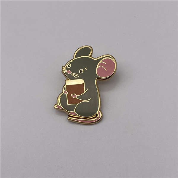 1.2mm Minimum 2D Soft And Hard Enamel Pins With Butterfly Clutches