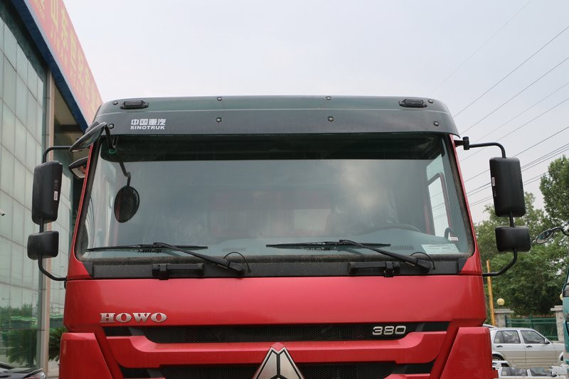 Sinotruk Howo Heavy Duty Dump Truck 6x4 8x4 / Lorry Sand Tipper Truck