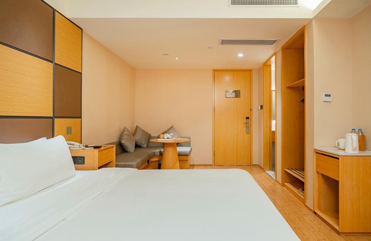 Modern Style Wooden Clothes Closet Custom Luxury Design for Home Villa Hotel Apartment