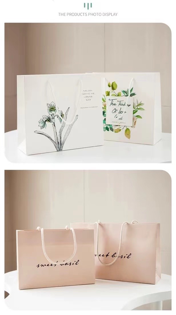 ODM 180gsm To 250gsm Present Paper Bags Clothing Wedding Favor Bags With Handles