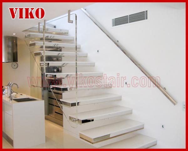 Floating Staircase VK55C Tempered Glass Tread American Oak LED Light strip