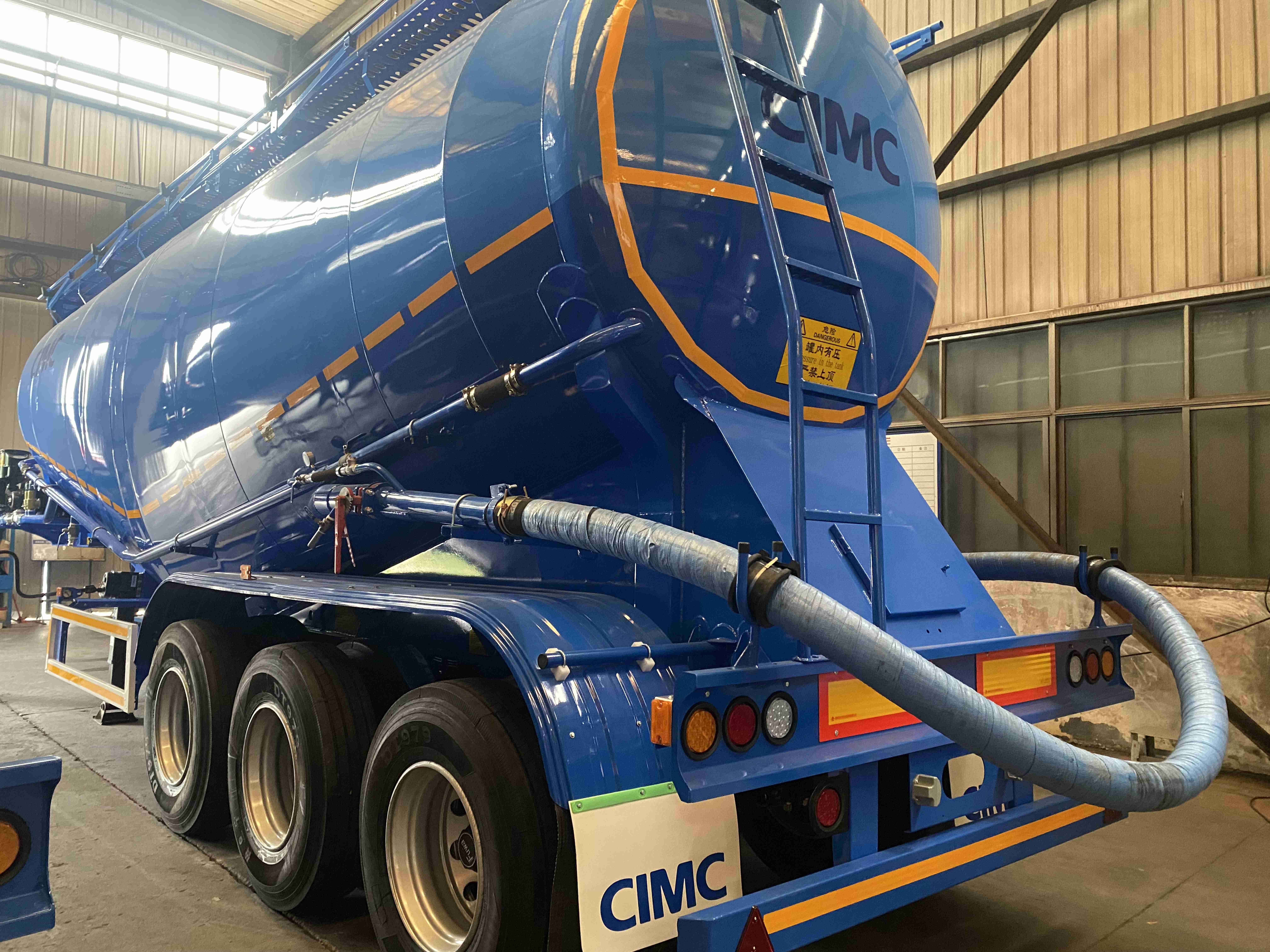 3 Axle Cement Tanker Semi Trailer Fly Ash Transport