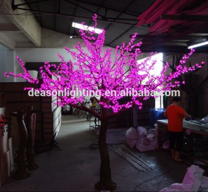 montaje de luz del arbol del led