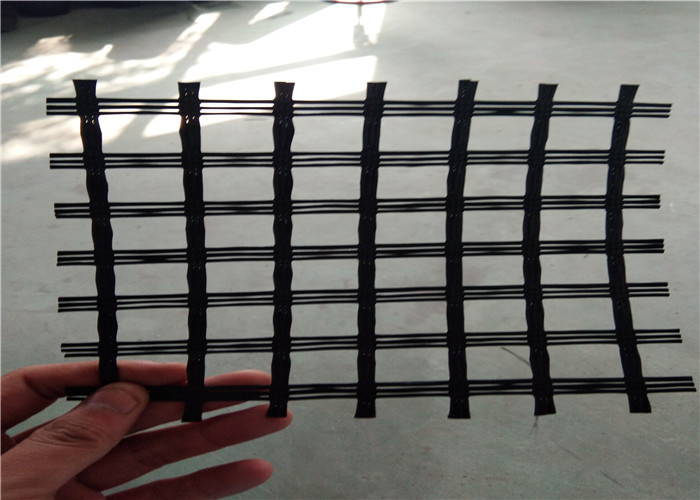 Reinforced Crackle Resistence 40KN Geogrid Fabric For Roads