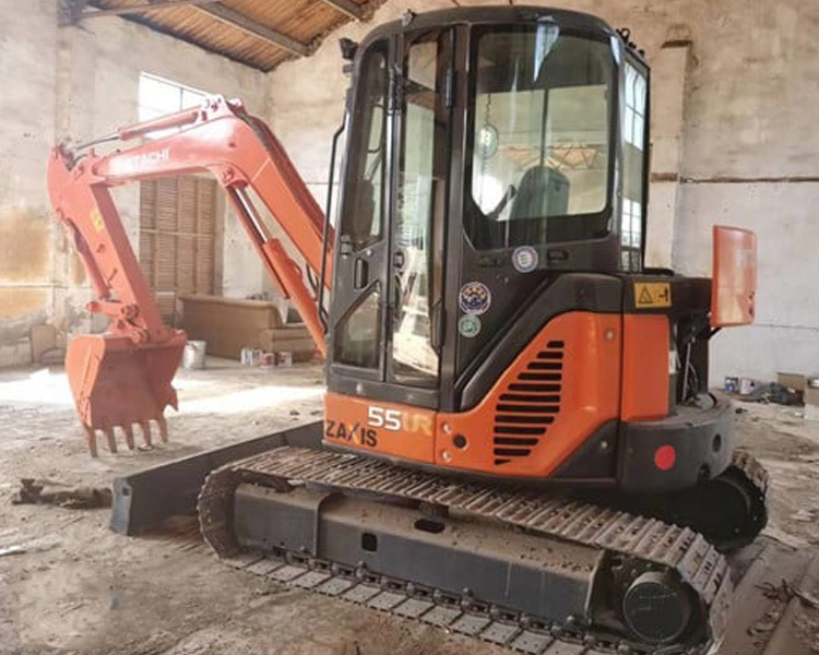 33.1Kw Power Hitachi ZX55 Excavator 5.5 Ton Mini Bagger with 2001-4000 Working Hours