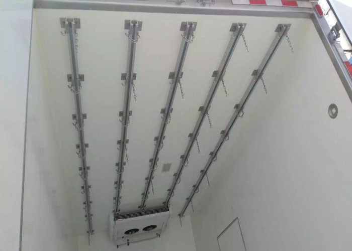 SINOTRUK Refrigerated Van Truck For Frozen Food High Temperature Stability 20CBM