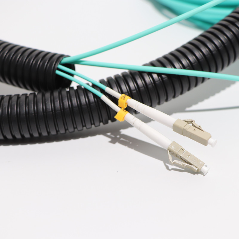12 / 24 Fibers OM3 OM4 LC SC Fiber Breakout Cable