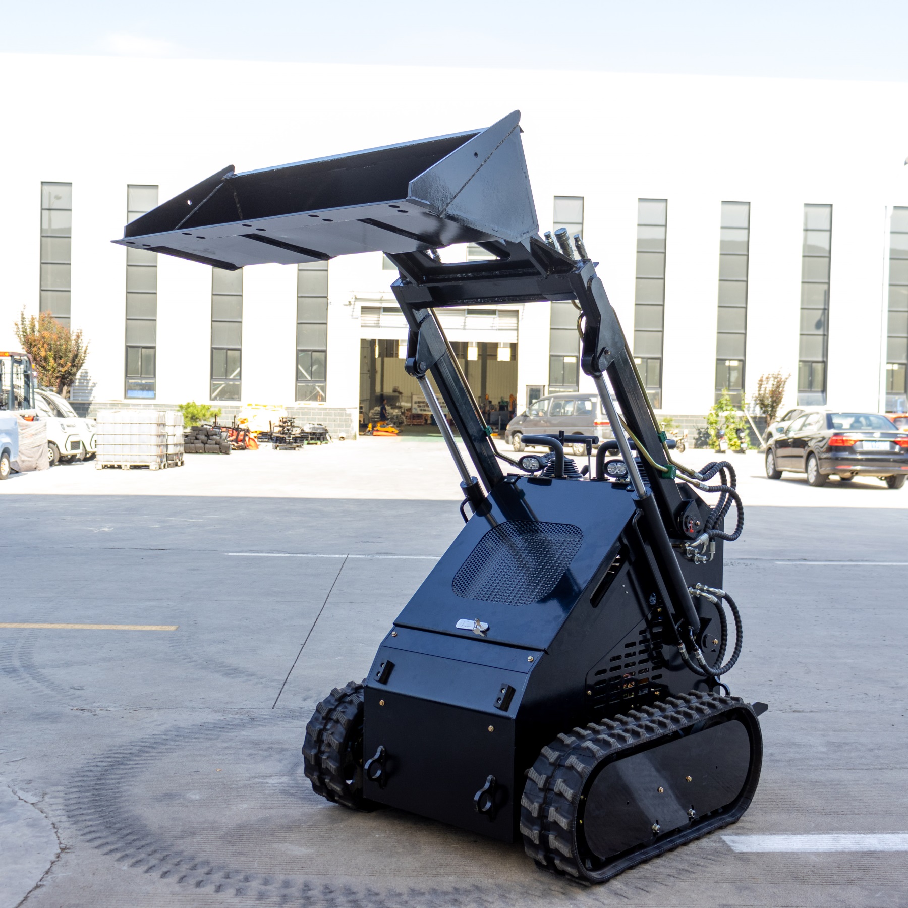 1330 kg Machine Weight Mini Tracked Skid-Steer Loader Powerful and Compact