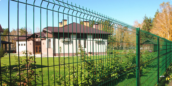 V folds Welded Wire Mesh Fence