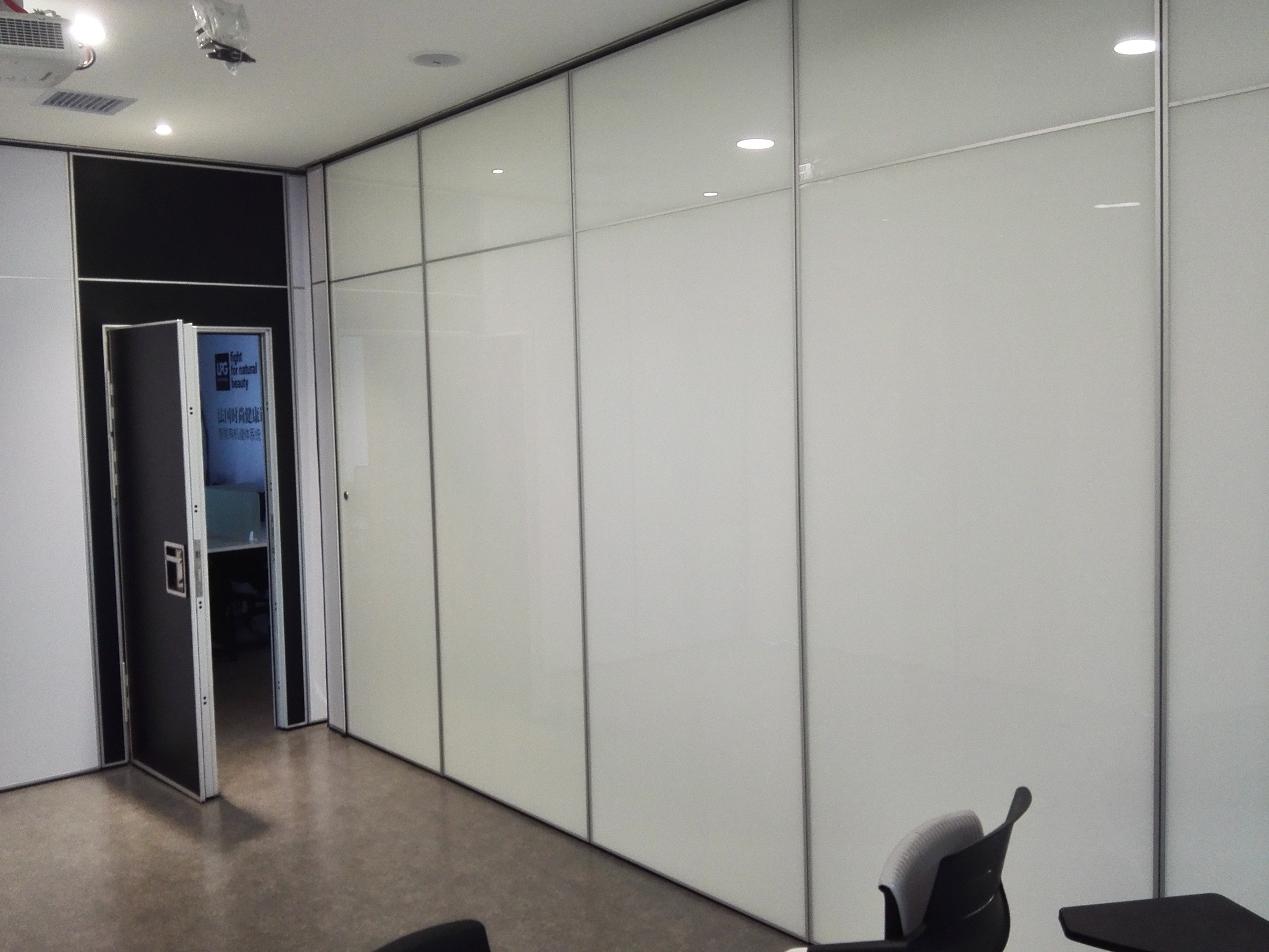 Modern Unique Acoustic Room Dividers / Melamine Board Sliding Folding Partitions