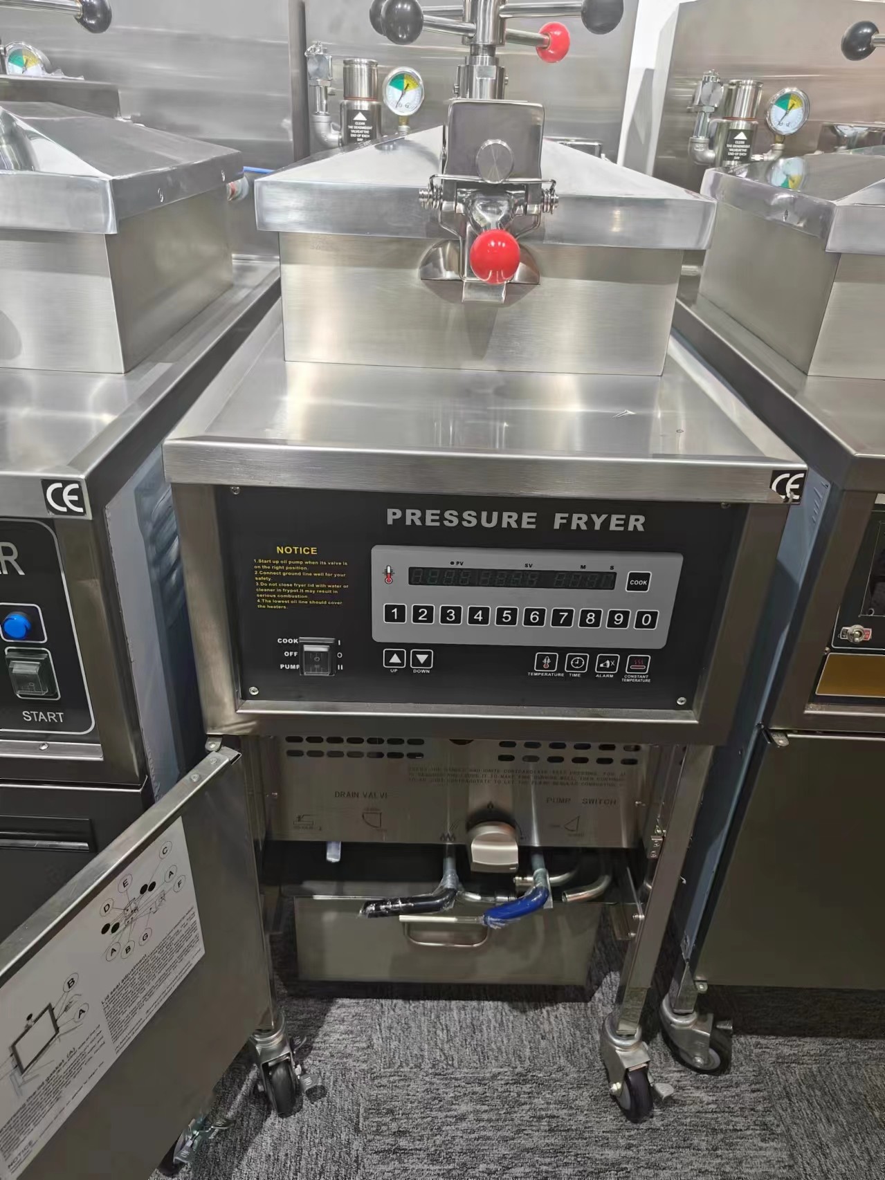 Digital Compute Panel Gas Heating 4HD Broast Frying Machine Chicken Pressure Fryer