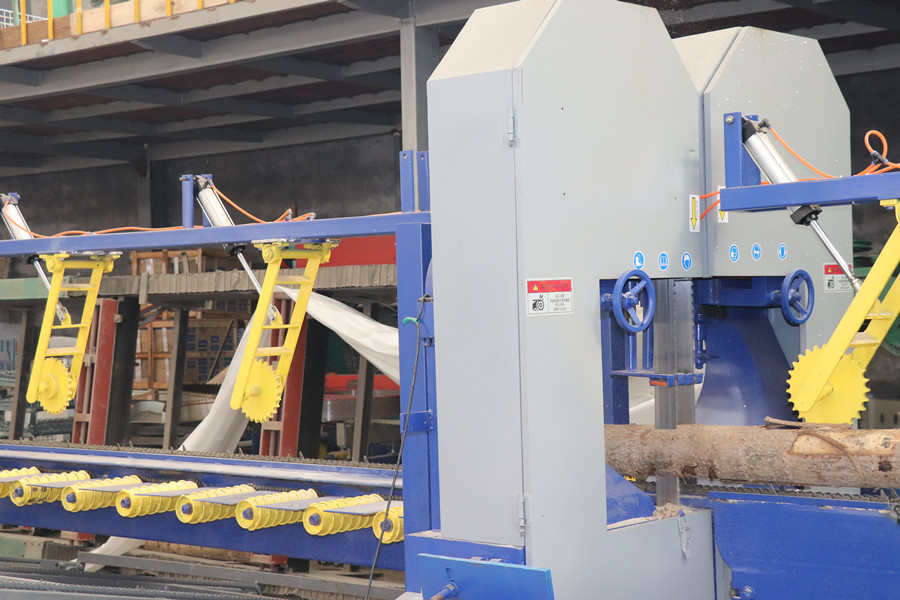 Automatic Wood Bandsaw Twin Vertical Band Sawmill Equipment for log cutting