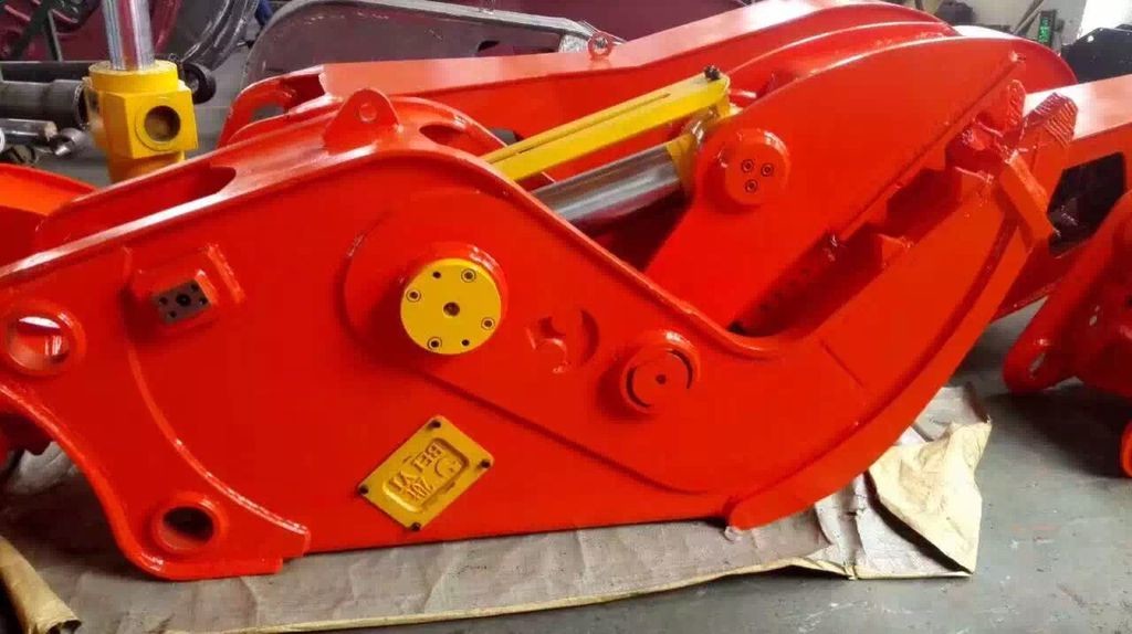 BEIYI hydraulic pulverizer attachments reinforcing steel breaker exports/manufacturer