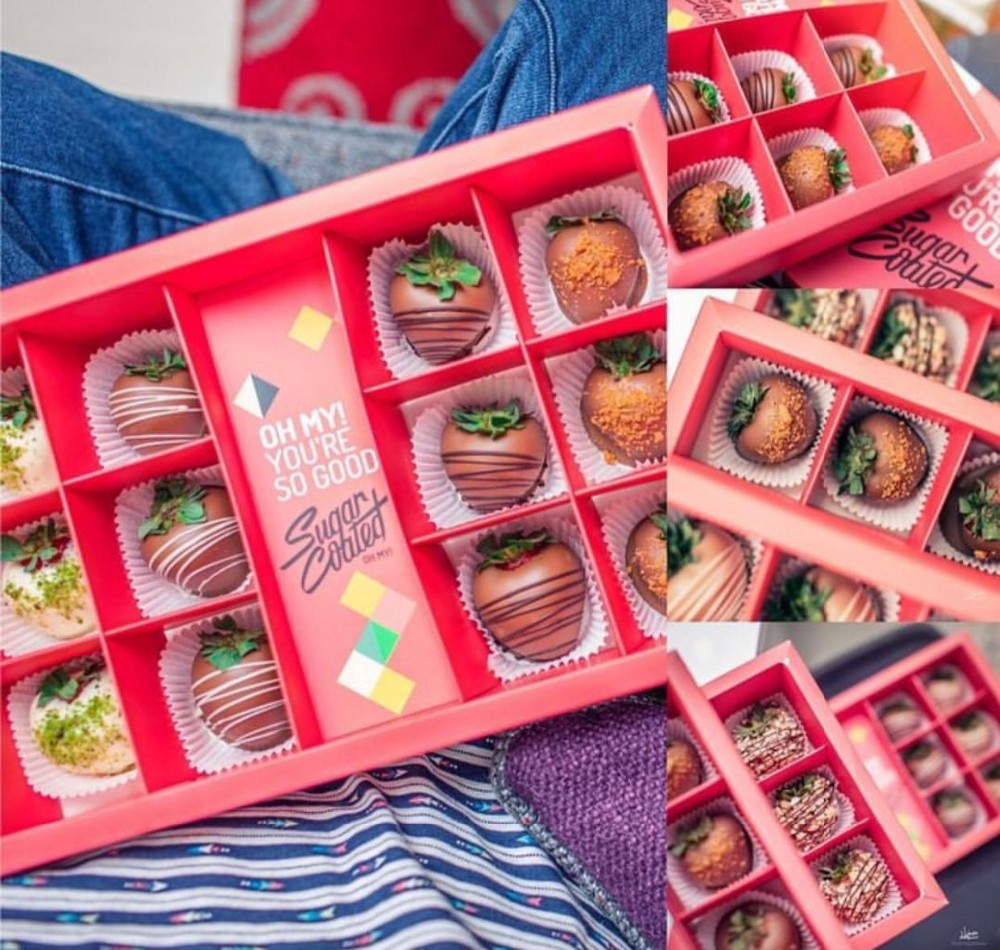 new design red macaron paper box can catch everyone's eyes easily