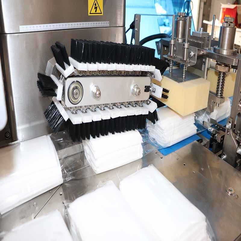 0.6Mpa 2.2KW Wet Wipe Packing Machine With Stainless Steel Frame