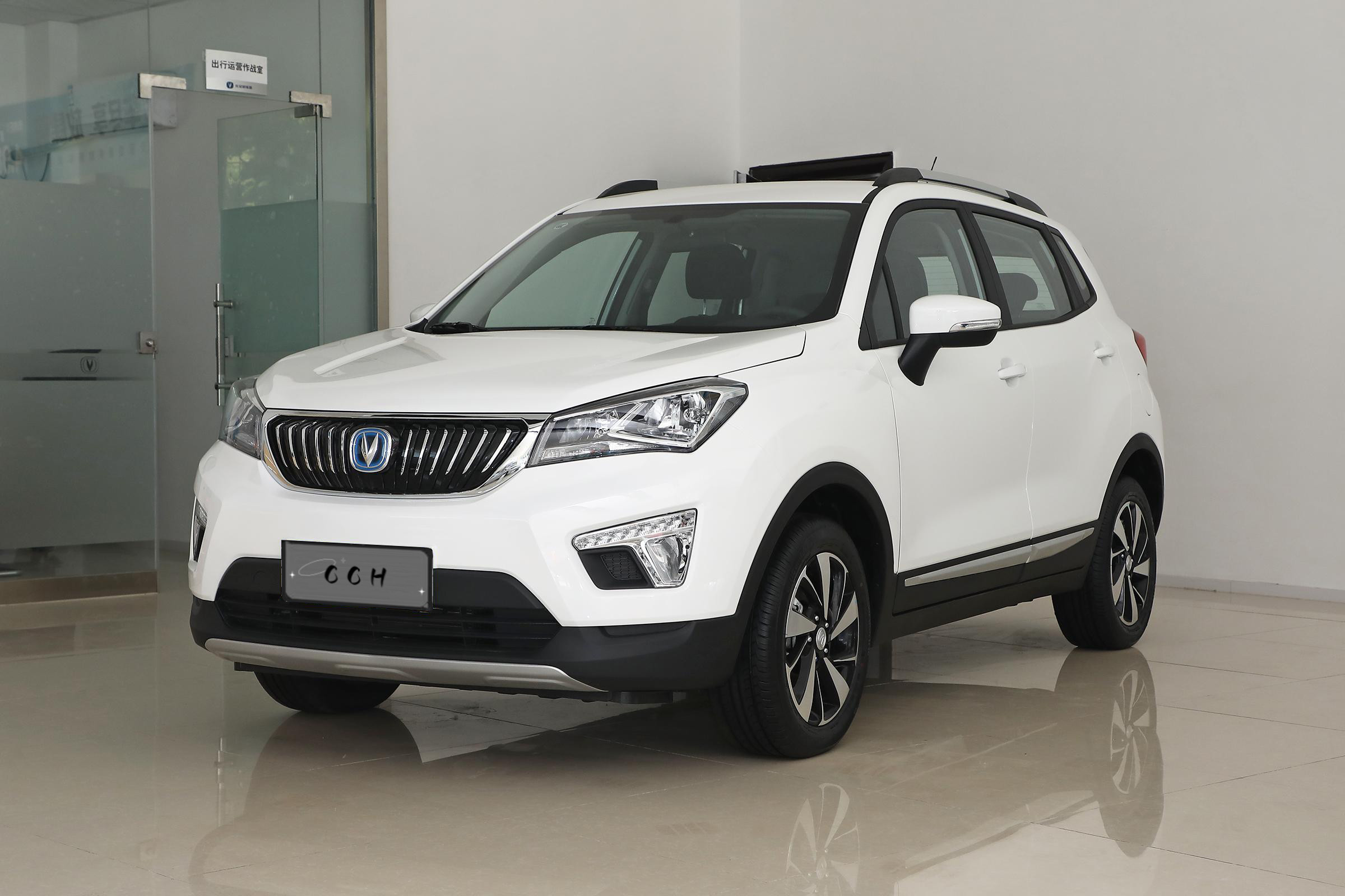Changan CS15 15L Top Quality And Good Price Changan Automobile Car For Adults Vehicle Used Electric Cars
