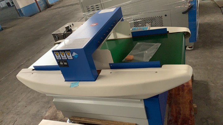 Needle detector