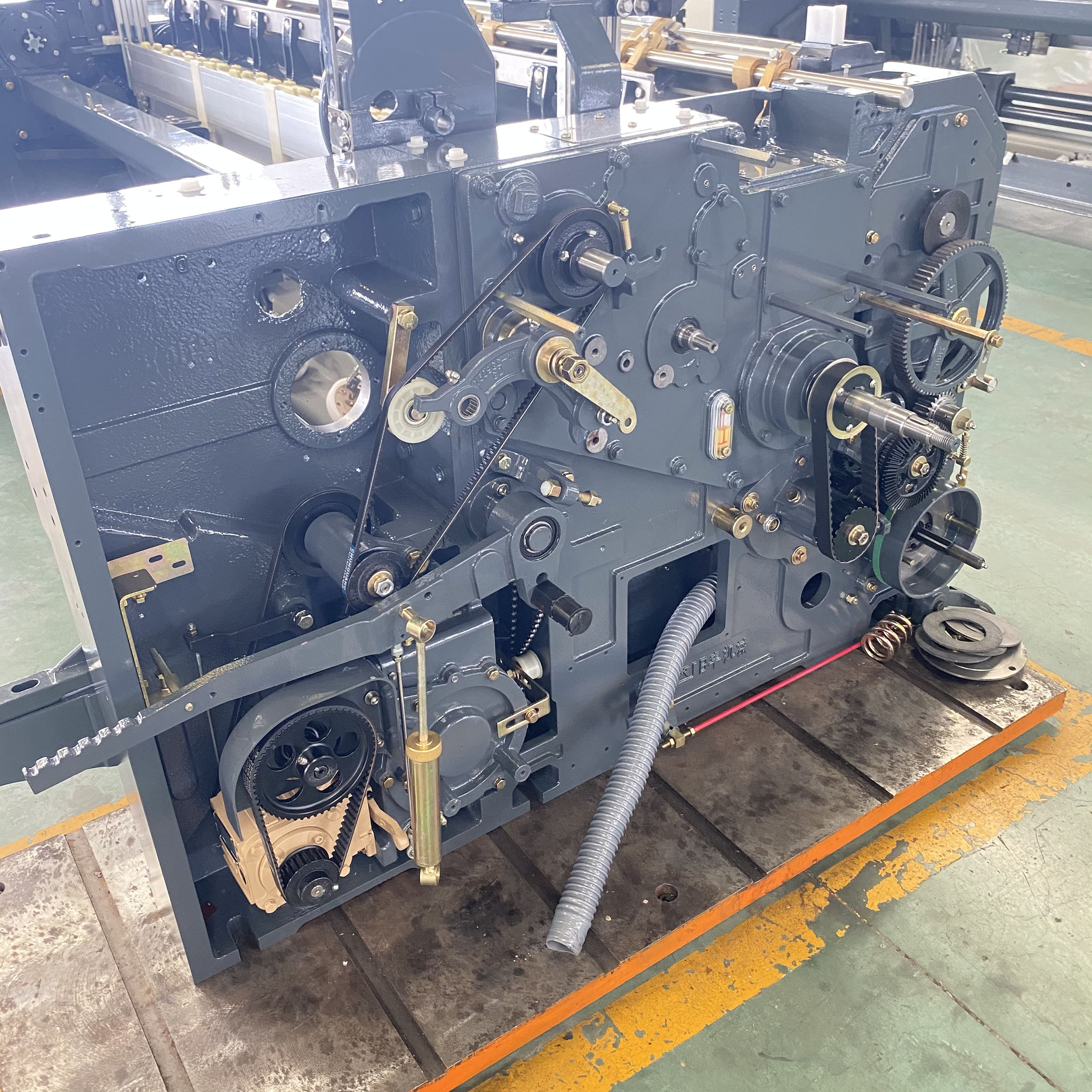 Single Pump Water Jet Weaving Loom with Double Nozzle